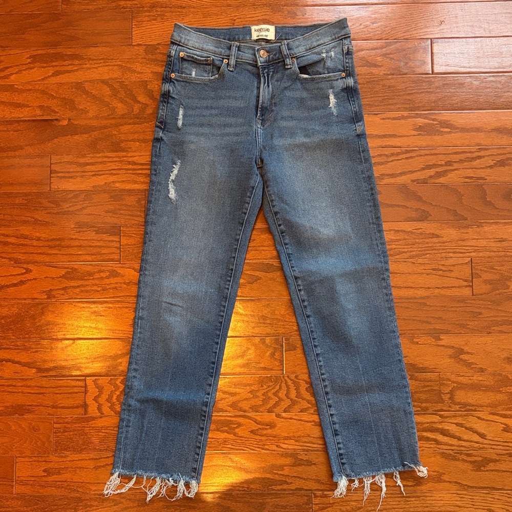 Kensie Medium Blue Distressed Cropped Jeans